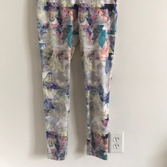Mossimo Geometric Patterned Leggings - Picture 2 of 5